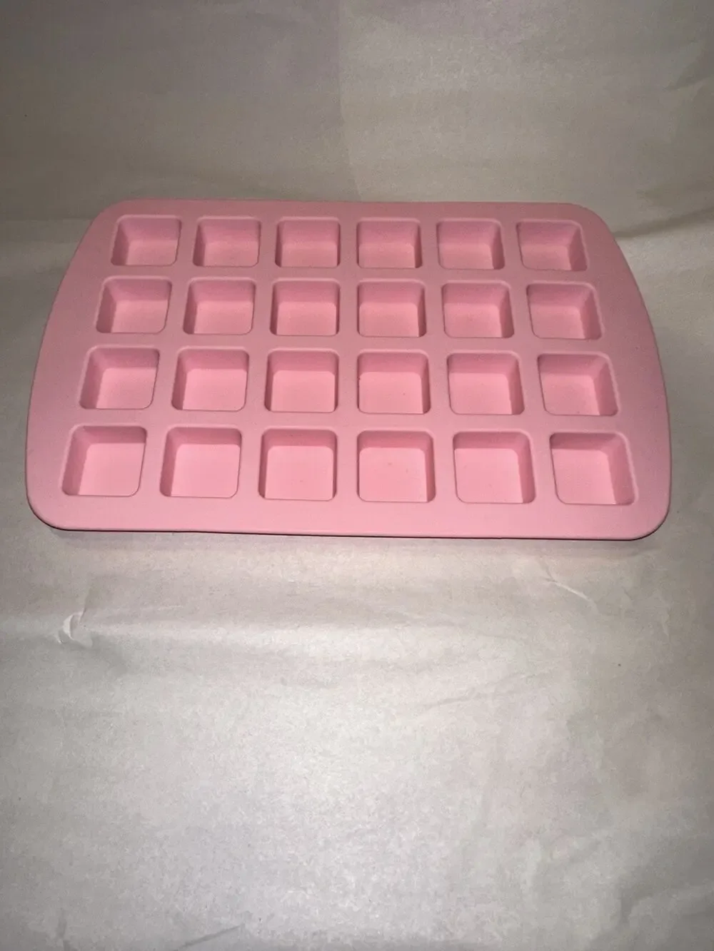 New W/O Tags Pink 24 Cavity Silicon Ice Cube Mold Soap Candle DIY Clay Resin